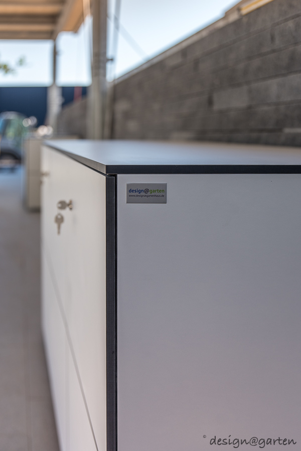 Professional appearance: Representative equipment cabinet for outdoor use