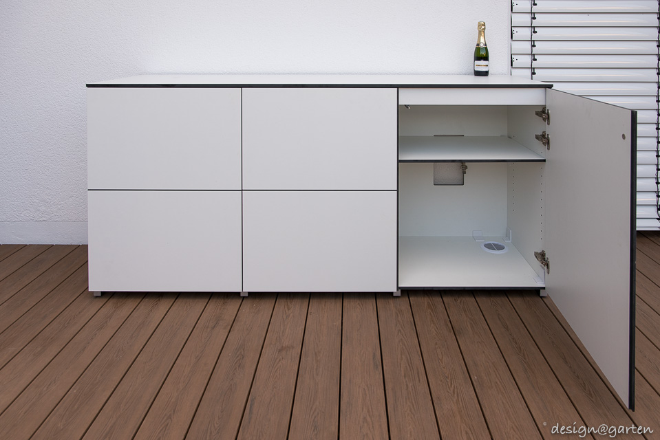 Customised pool solution: the wide patio cabinet