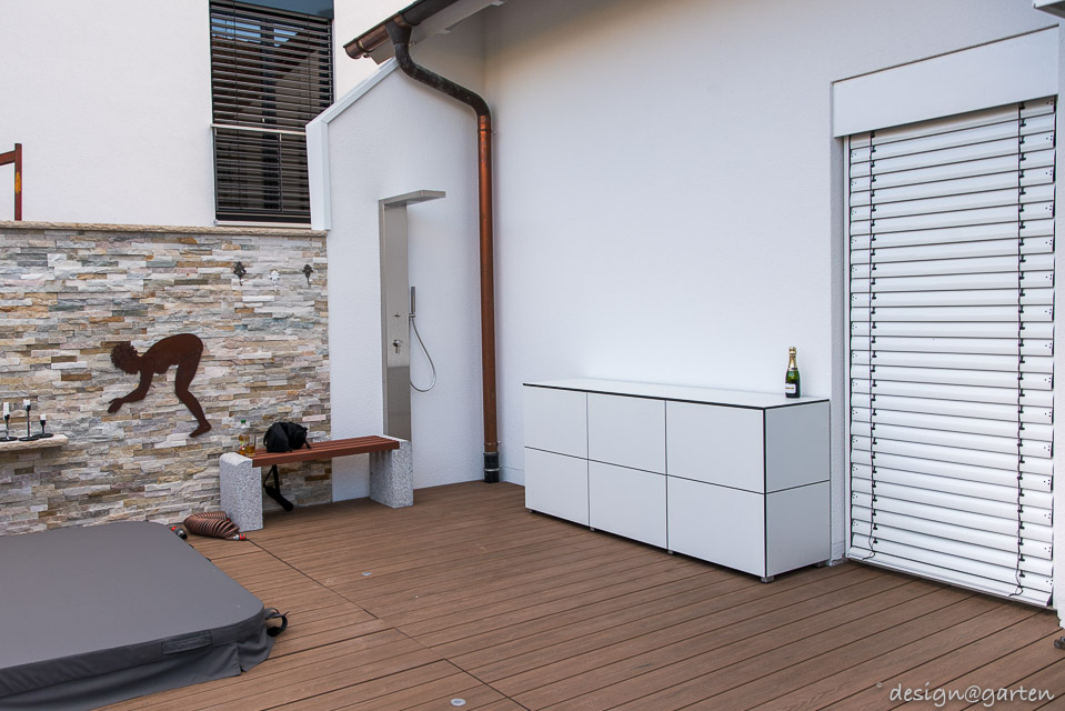 Customised pool solution: the wide patio cabinet