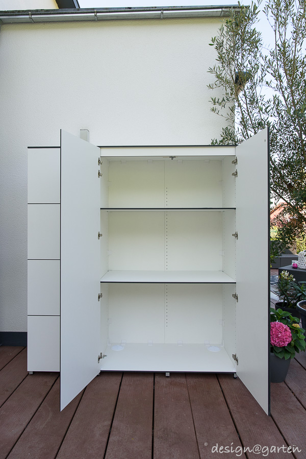Maximising storage space: XXL garden cabinet for cushions