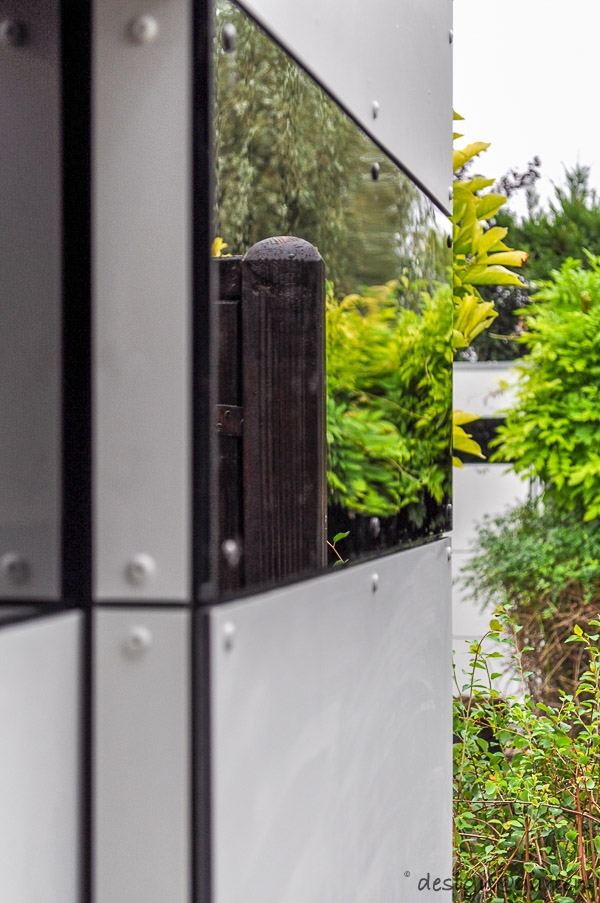 Harmonious duo: Square gazebo in a pleasant neighbourhood