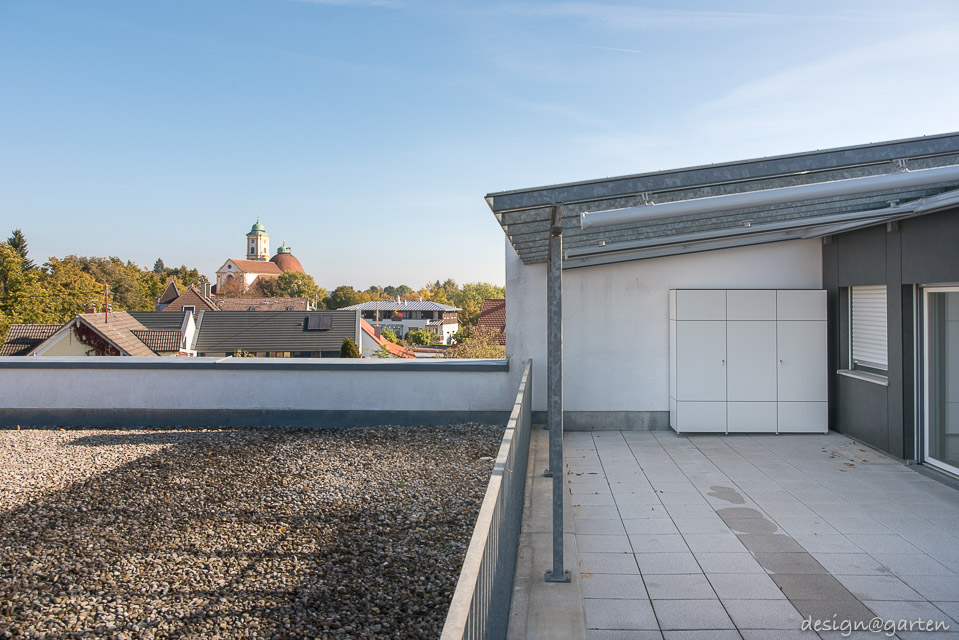 Customised storage solution with added value: wide tall cabinet for outdoor use