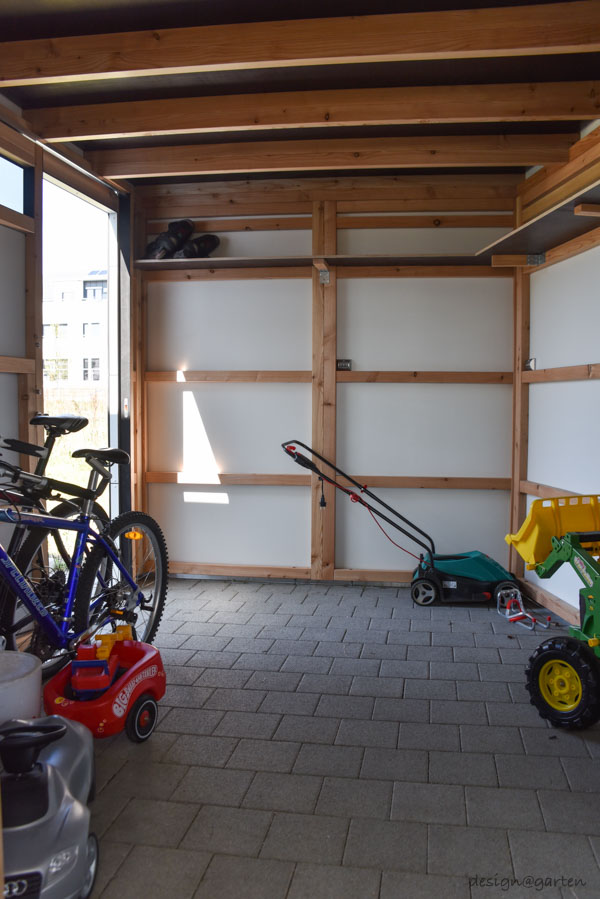 Maximum space efficiency: modern, custom-made garden shed with individual floor plan