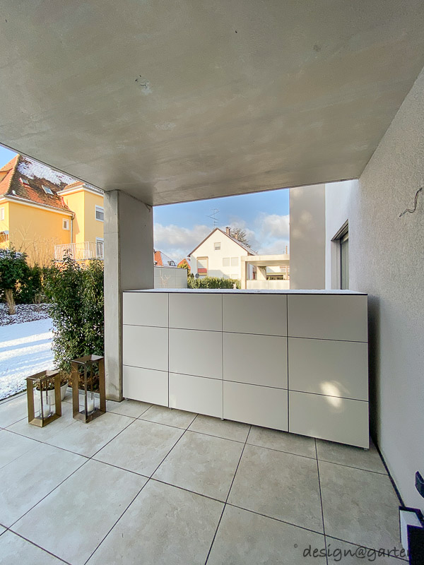 Weatherproof barbecue cabinet for the patio as a customised combination solution