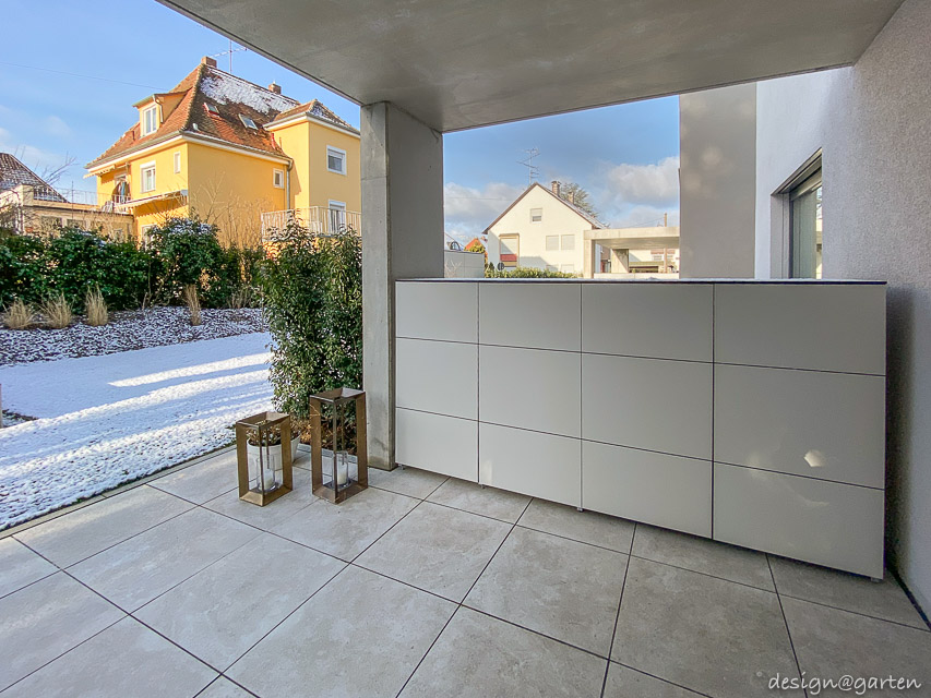 Weatherproof barbecue cabinet for the patio as a customised combination solution