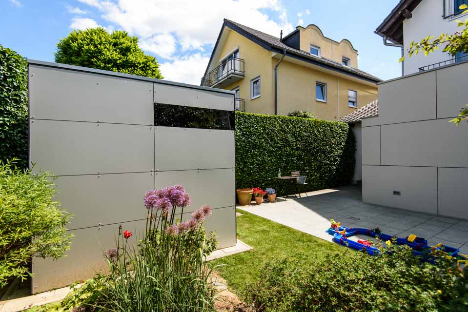 Timeless geometry: the square garden shed with a flat roof