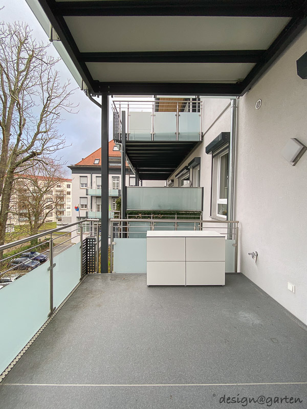 Weatherproof balcony cabinet in white
