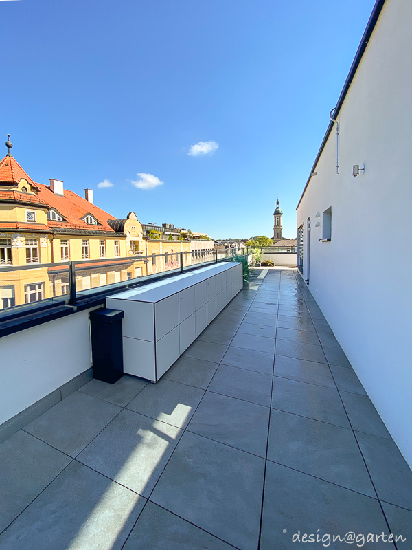 Maximum storage space elegance: 6.40 metres of functional aesthetics on the roof terrace