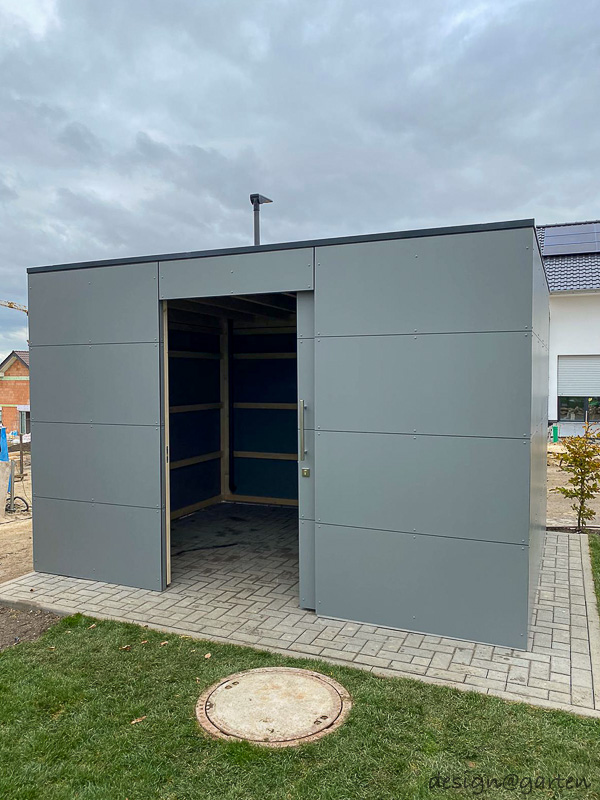 Purist garden shed for modern architecture: efficiency and weather protection