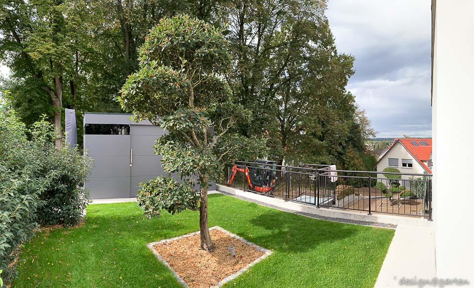 Tension-free connection technology for durable façade constructions