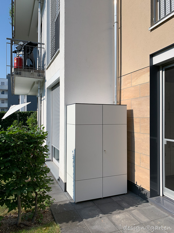 Customised tall cabinet: intelligent interior layout for maximum functionality