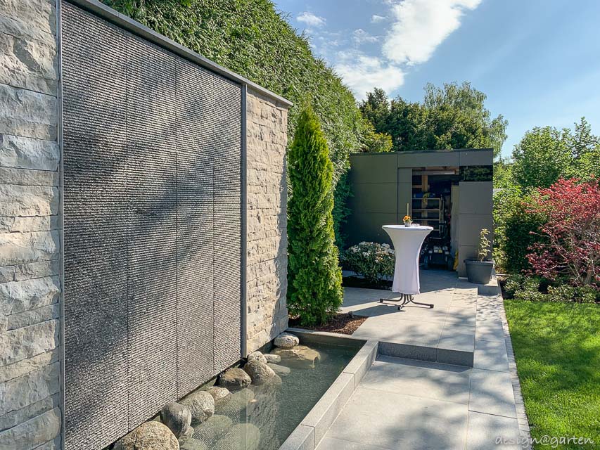 Relaxing tranquillity in a garden paradise: a harmonious overall concept