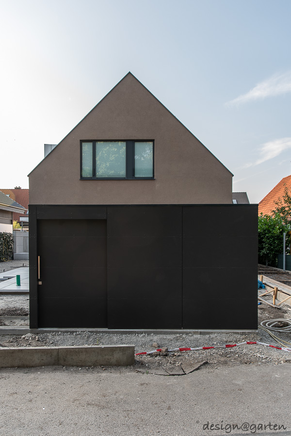 Garden cabinet system: Maximum flexibility thanks to intelligent sliding door solutions