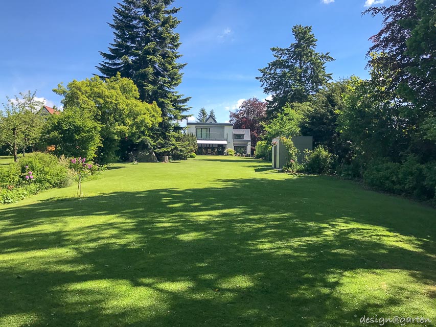 Weatherproof garden cube: Maximum precision and durability near water