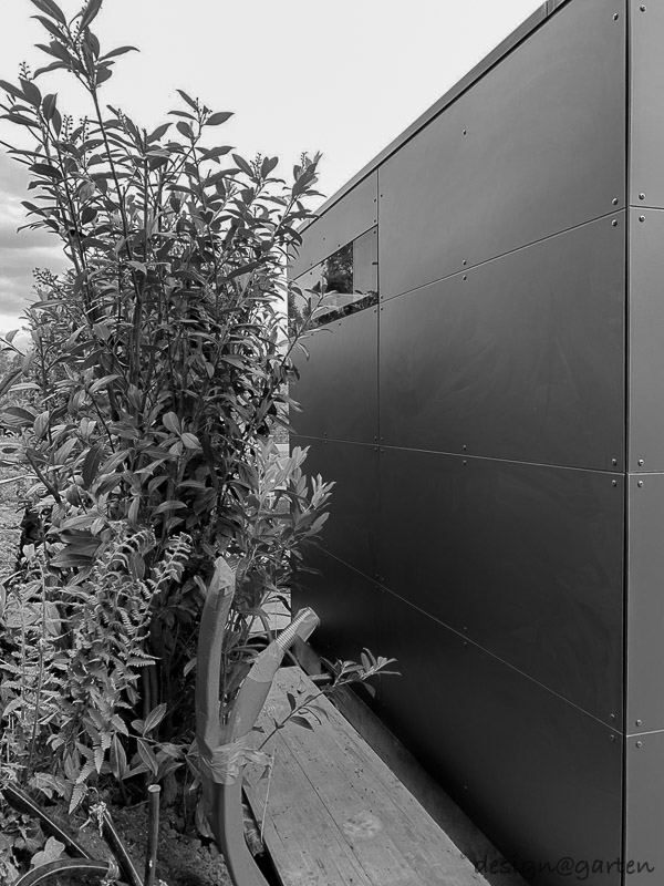 Customised extension solution: Functional equipment shed with direct wall connection