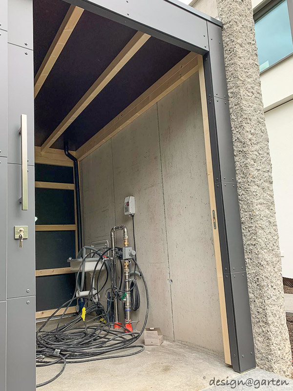 Customised extension solution: Functional equipment shed with direct wall connection