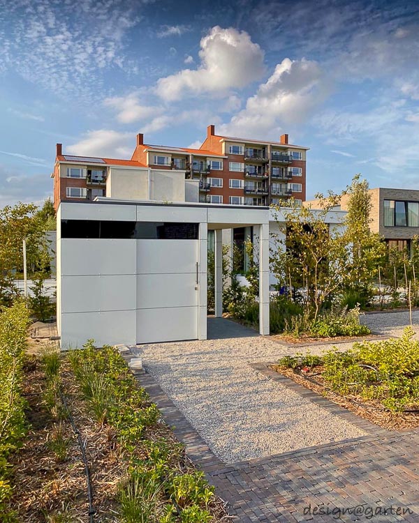 Designer garden shed with pergola in Nijmegen, Netherlands