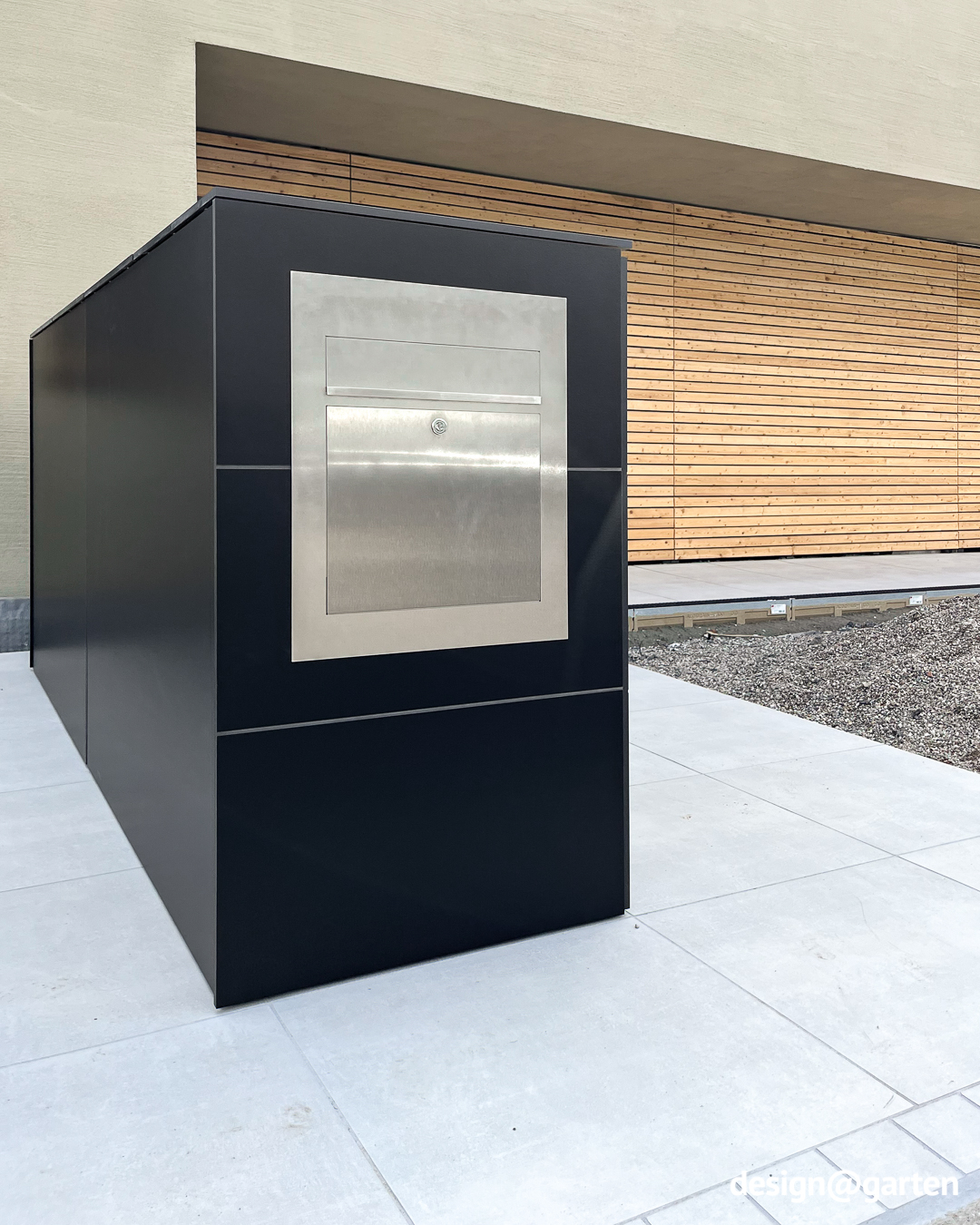 4-bin bin storage unit for 240-litre bins with integrated letterbox