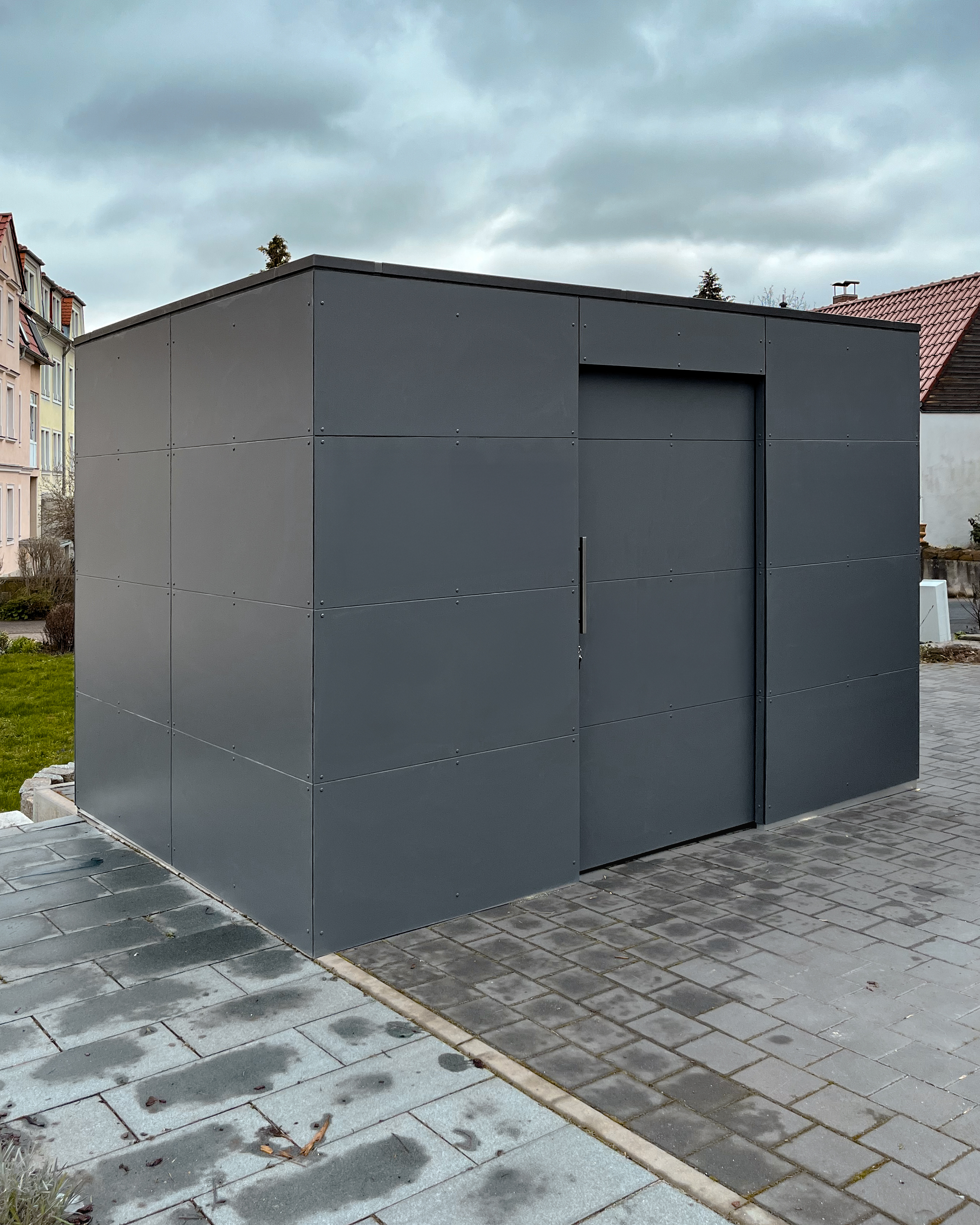 Garden shed in anthracite on existing surface