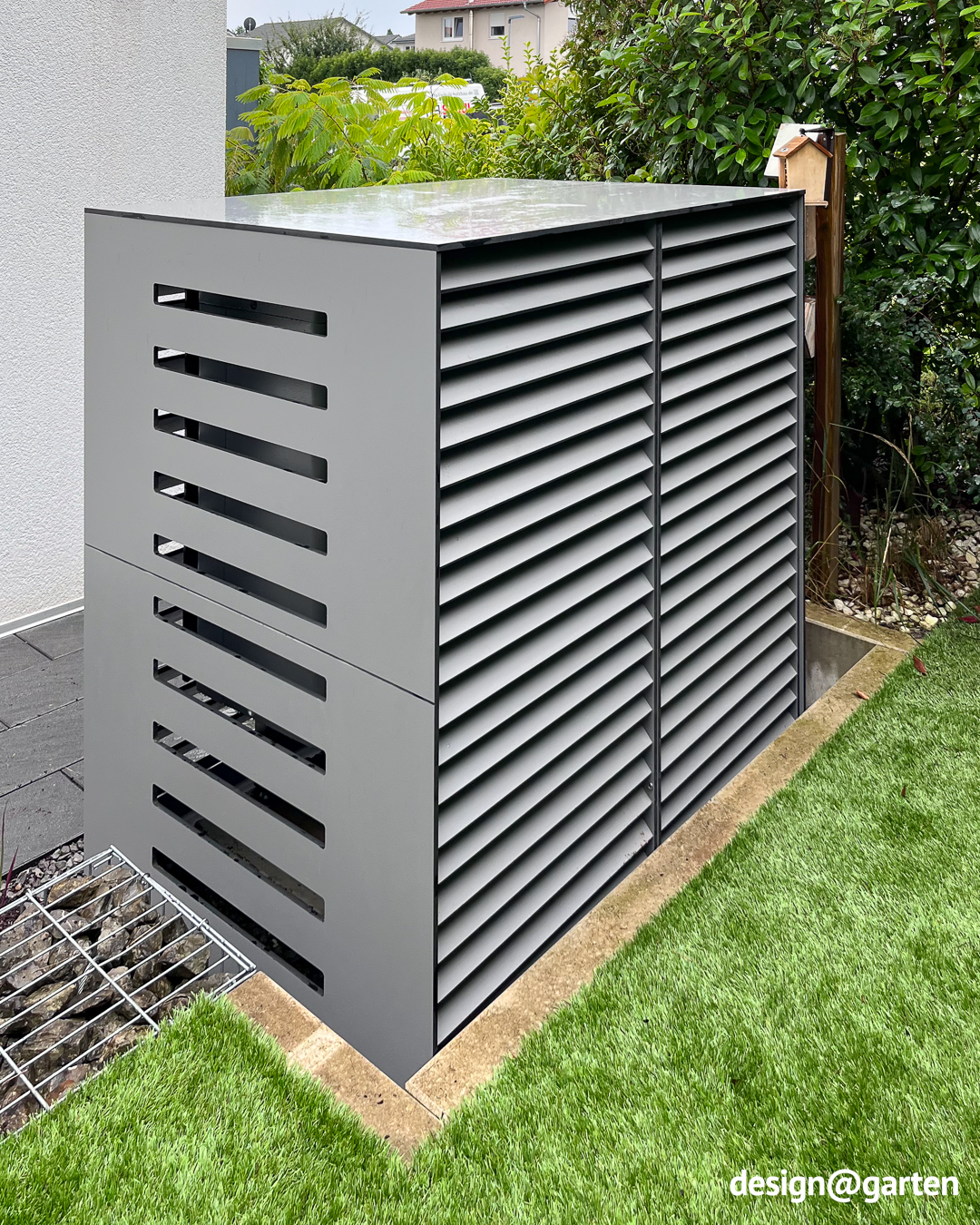 Protected against hail and weather: cladding for large heat pumps