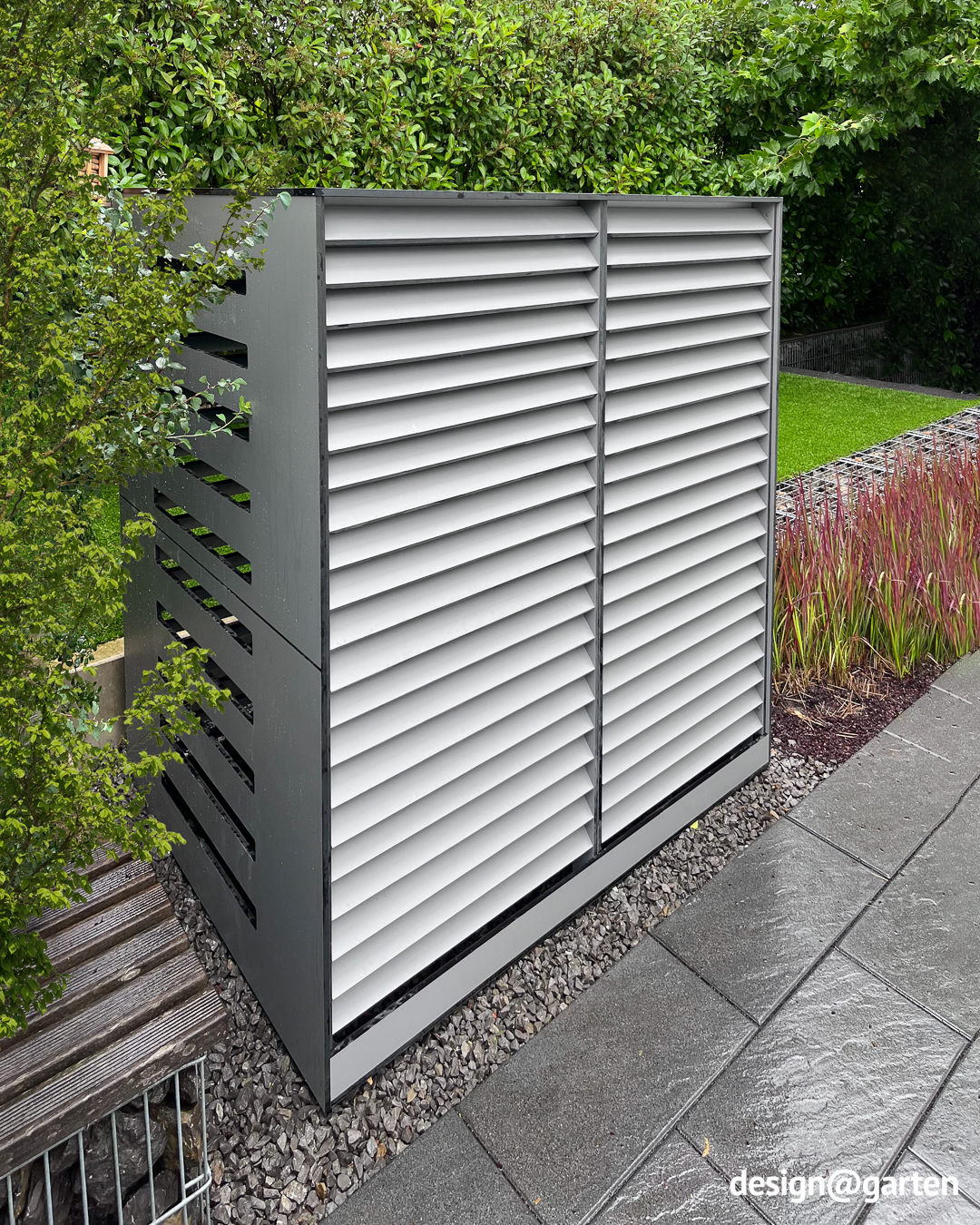 Protected against hail and weather: cladding for large heat pumps