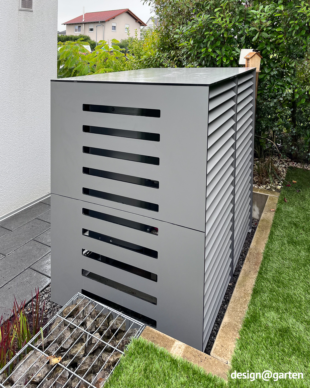 Protected against hail and weather: cladding for large heat pumps
