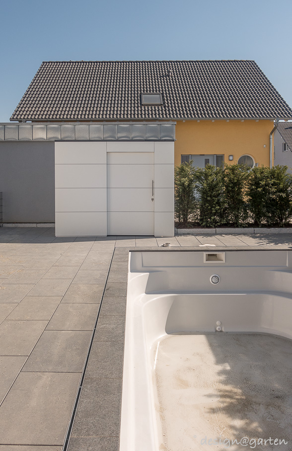 Well-designed technical centre: the modern pool technical building