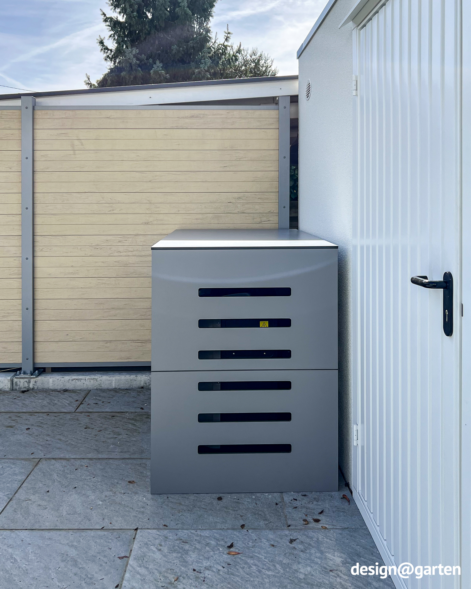 Hail-resistant cladding for heat pump made of HPL