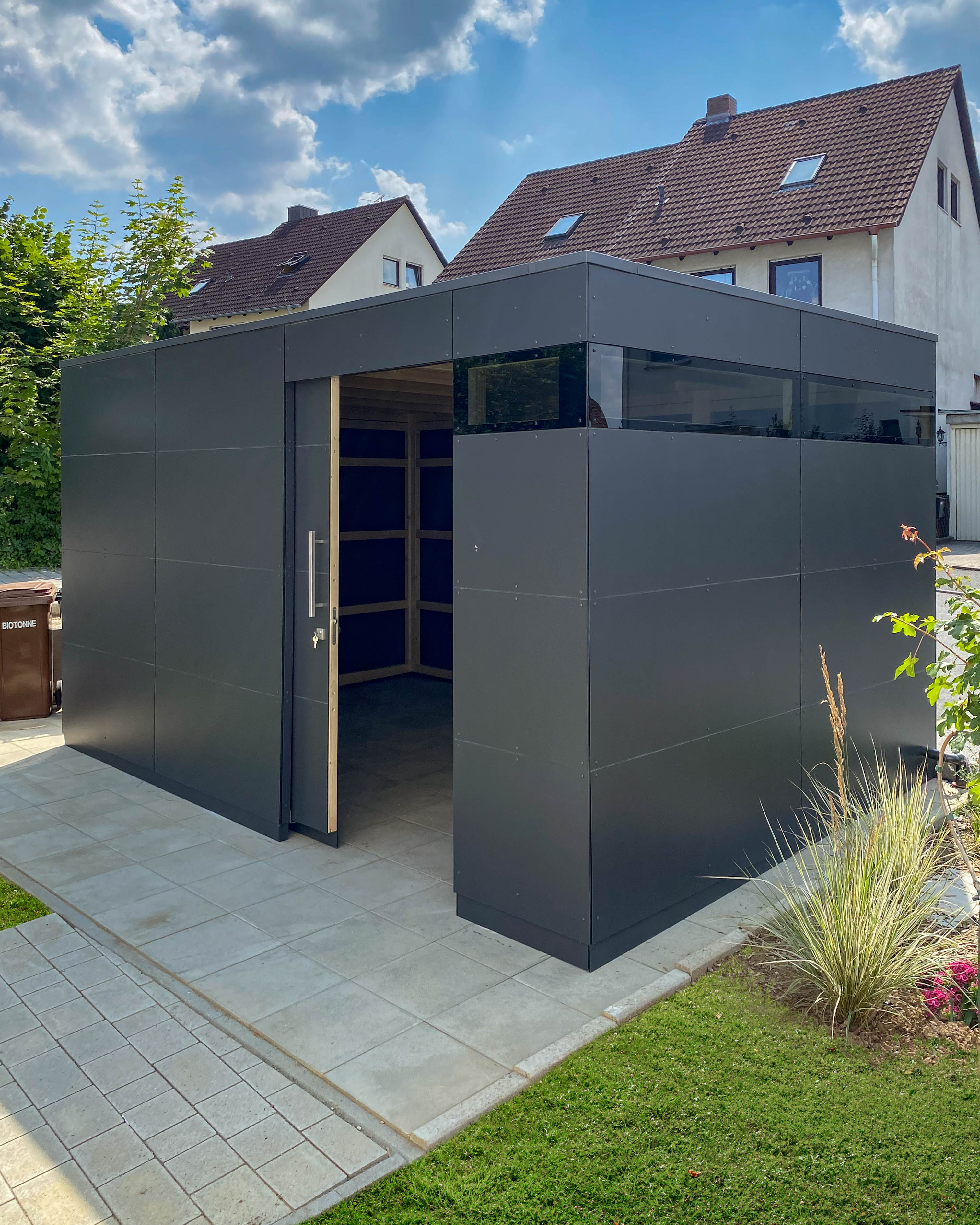 Huge garden shed with sliding door for XXL storage space