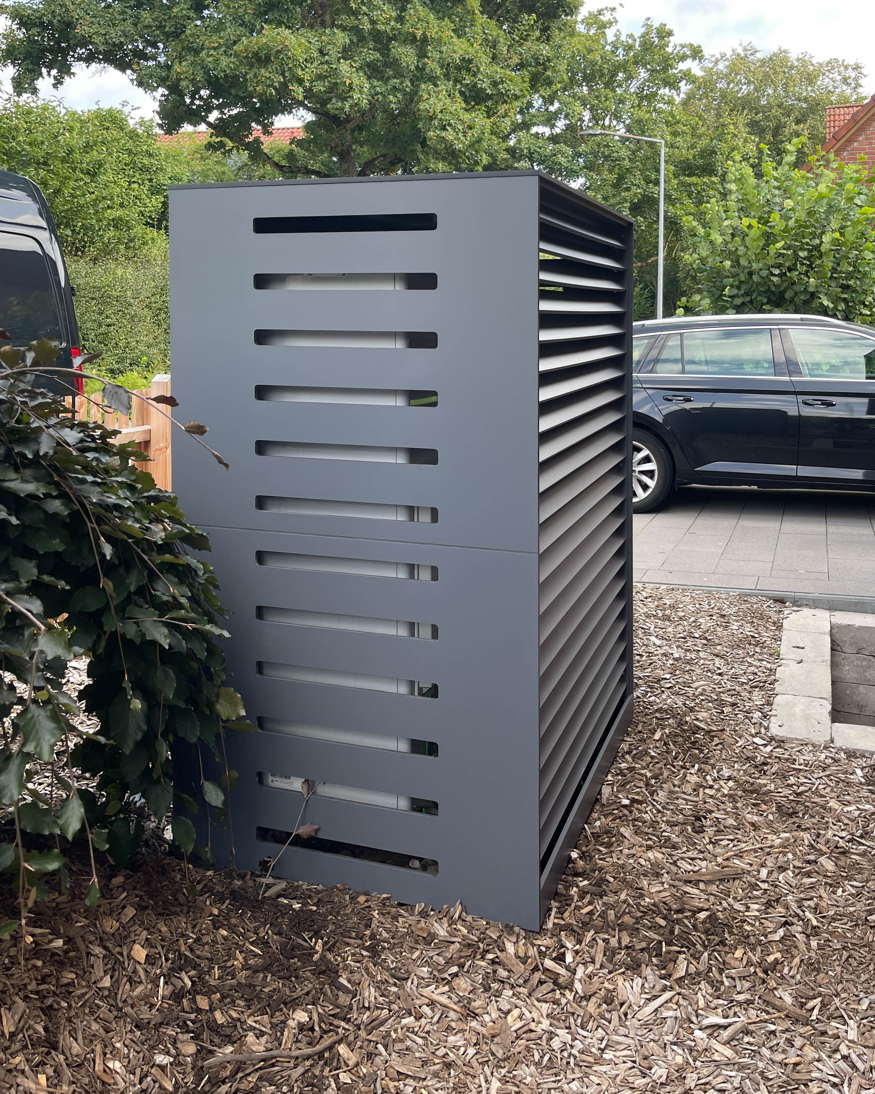Modern cover for heat pumps