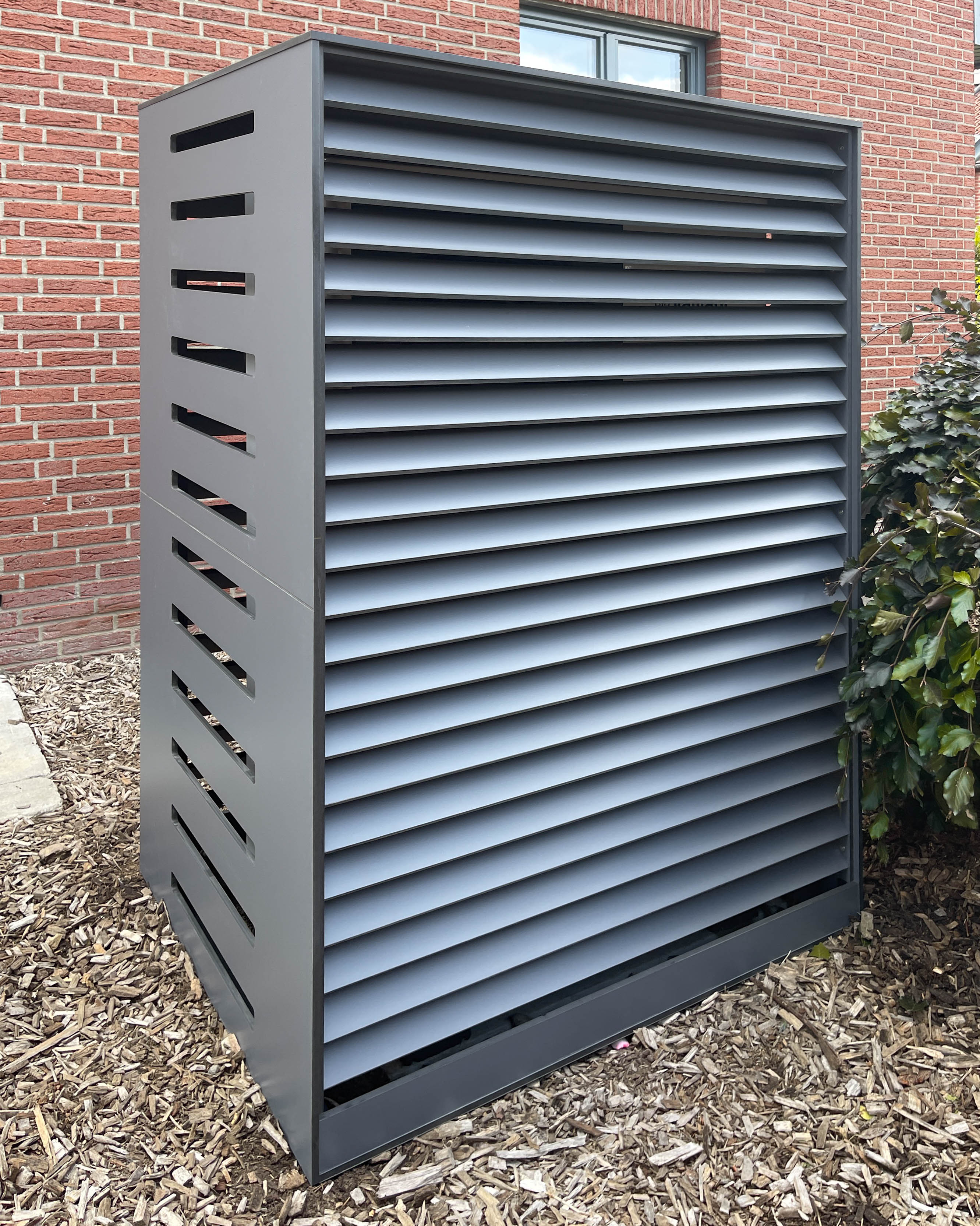 Modern cover for heat pumps