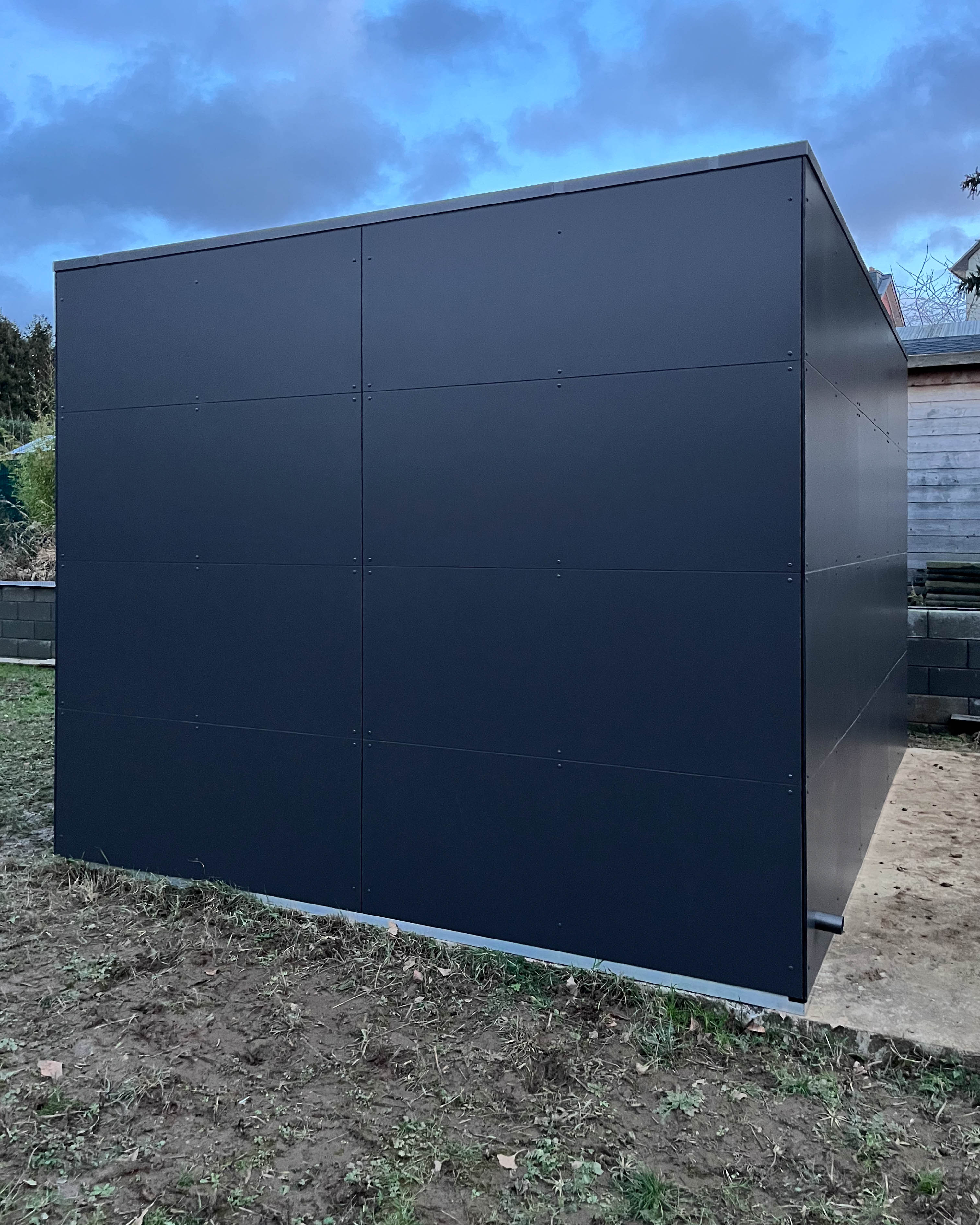 XXL garden shed in anthracite