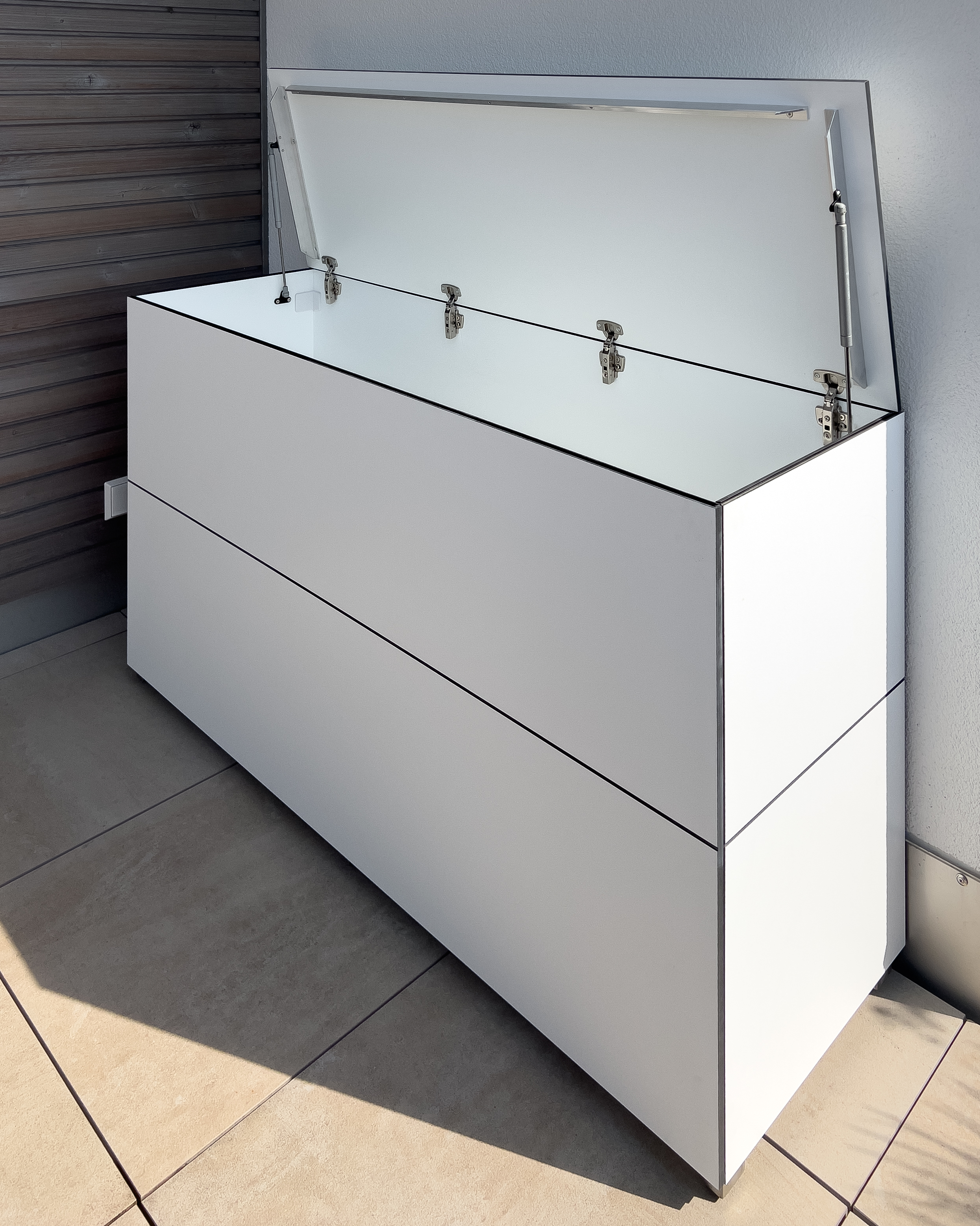 A simple chest in white