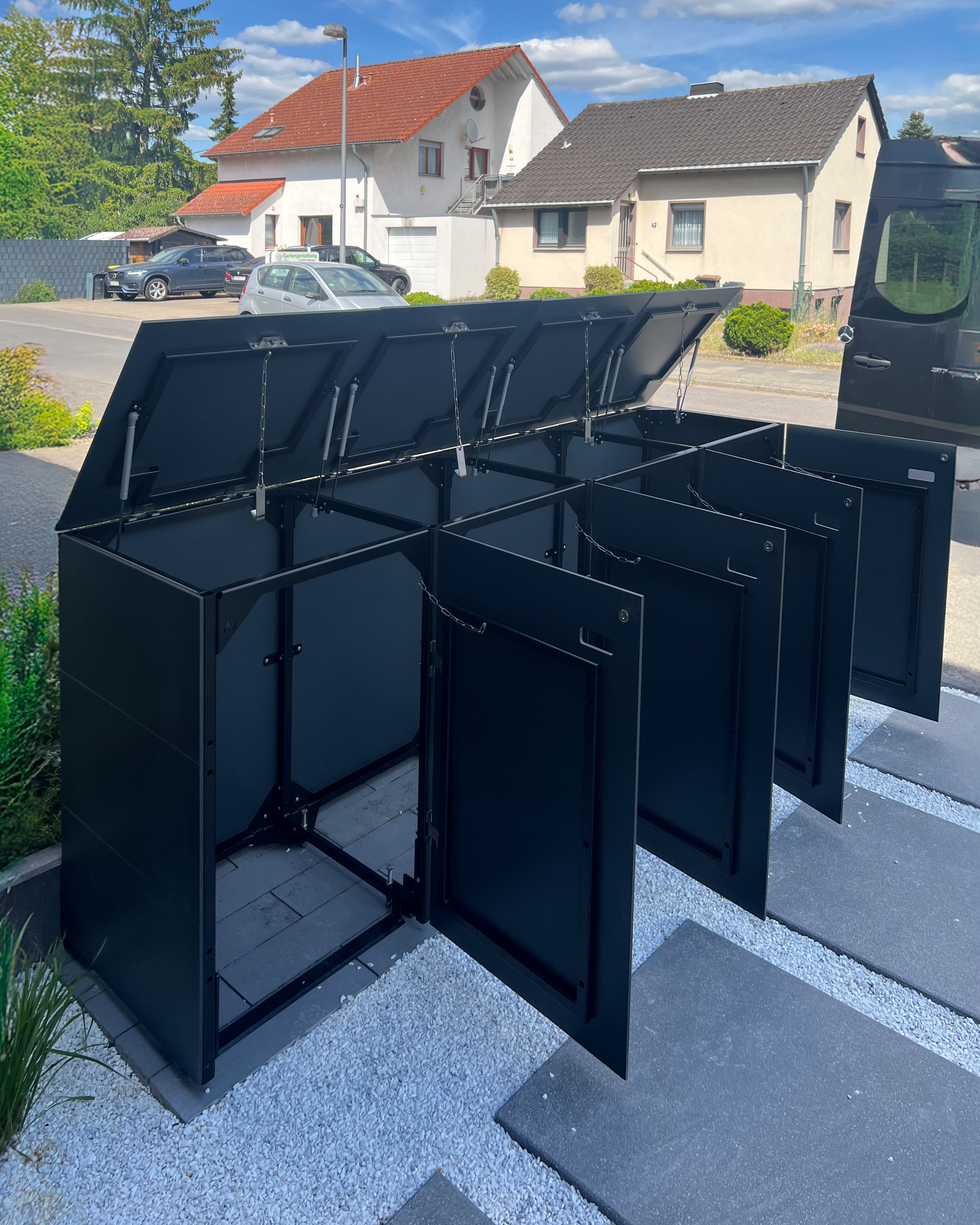 Designer waste bin in anthracite
