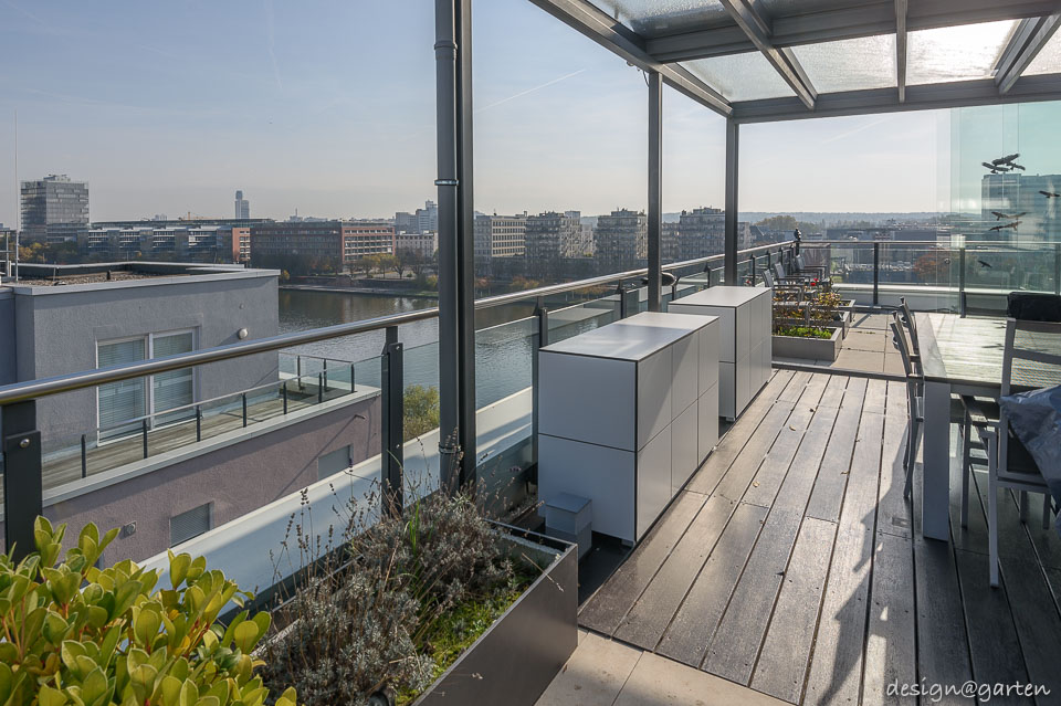 Urban storage space without compromise: the weatherproof cabinet for the city