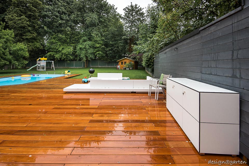 La solución ideal para disfrutar del baño: aparador HPL como armario para piscina