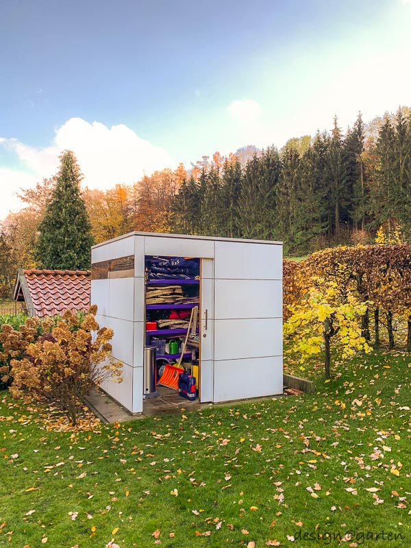 Exigencia arquitectónica al borde del bosque: espacio de almacenamiento sin comprometer el diseño