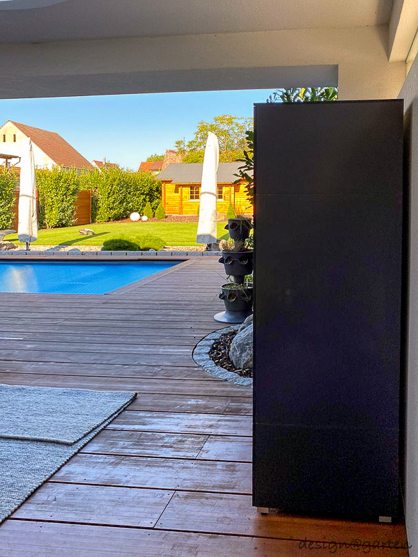 Armario alto a medida con un sencillo sistema de montaje