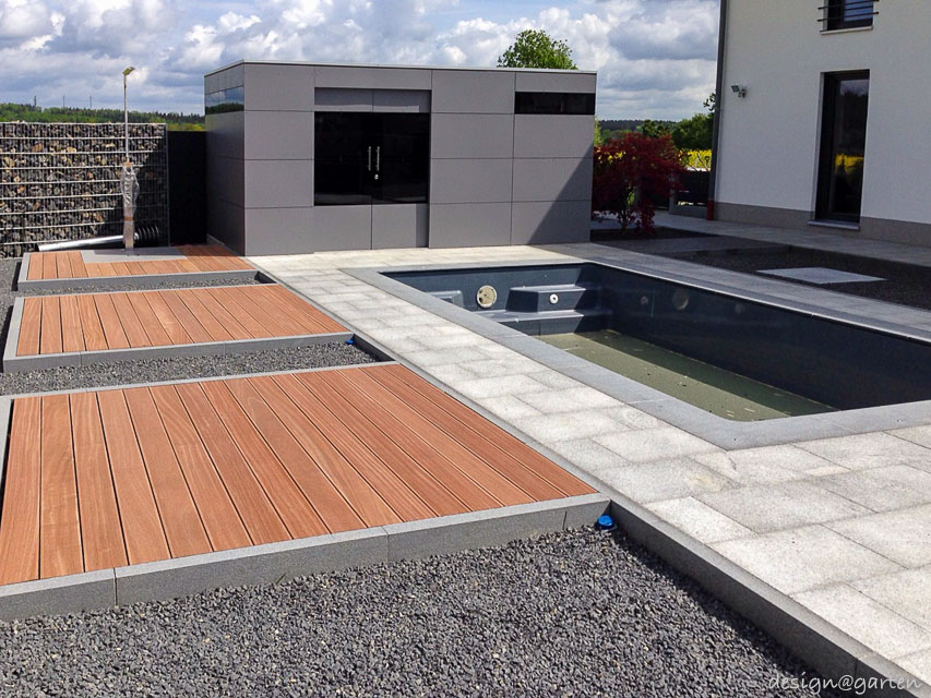 Multifuncionalidad al borde de la piscina: la gran caseta técnica para piscinas como todoterreno