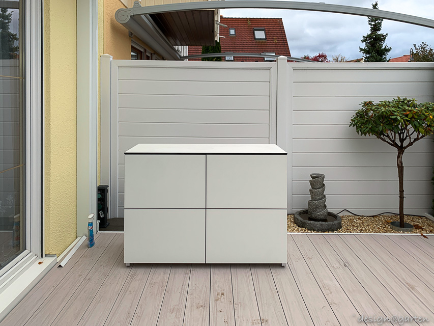 Aparador exterior resistente a la intemperie como parte del diseño de jardines en Dresde