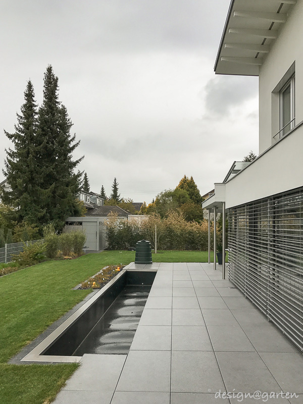 Caseta de jardín de diseño como punto de referencia arquitectónico en Ammerbuch