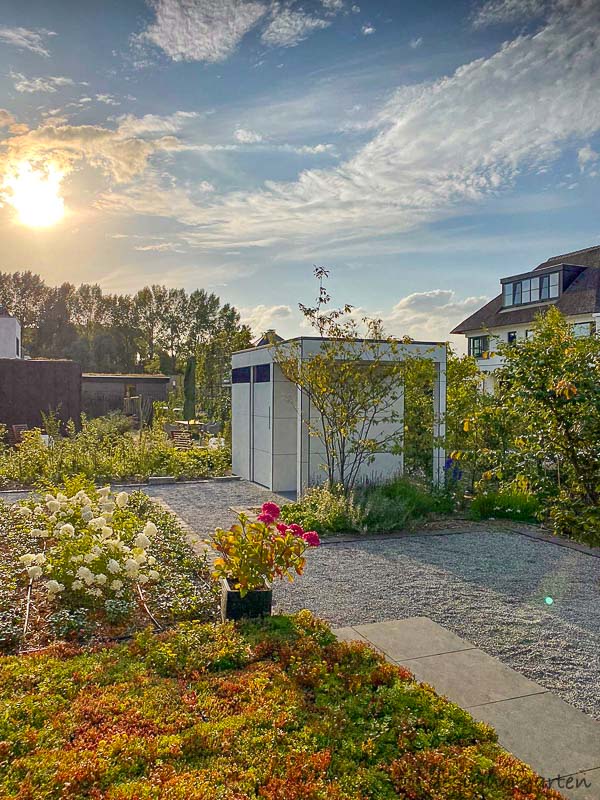 Caseta de jardín de diseño con pérgola en Nimega, Países Bajos