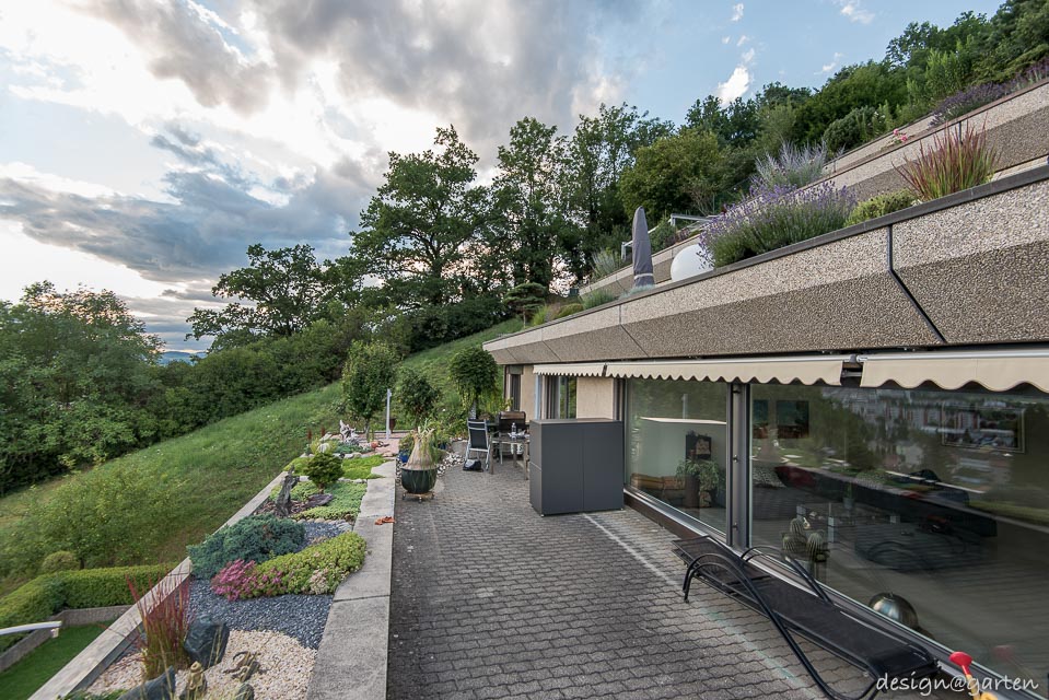 Une touche cubiste au bord du lac de Thoune : l'armoire de terrasse sur mesure