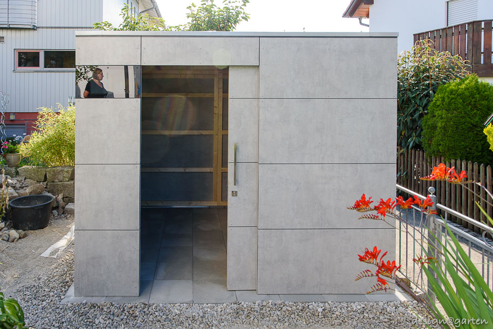 Utilisation efficace de l'espace sur une petite surface : l'abri de jardin cubiste