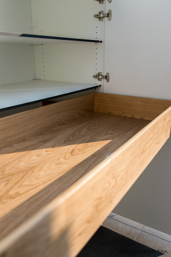 Harmonie géométrique : l'armoire de jardin sur mesure résistante aux intempéries