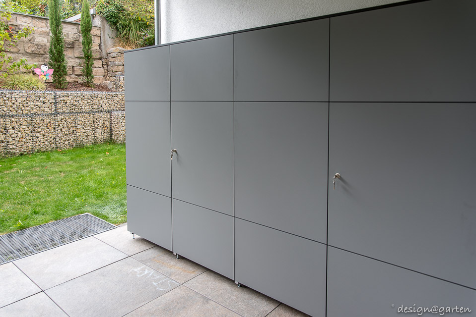 Un rangement sur mesure pour l'extérieur : l'armoire à outils résistante aux intempéries pour la terrasse