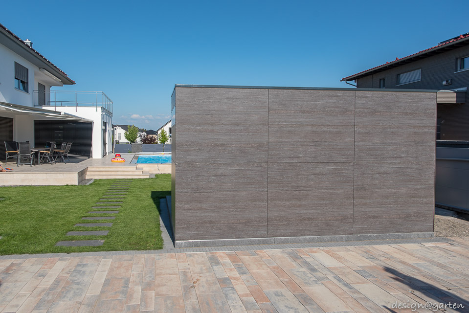 Brise-vue multifonctionnel : abri de jardin d'angle moderne