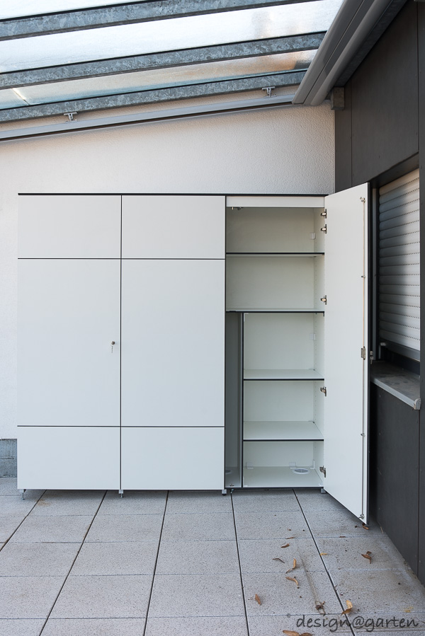 Solution de rangement sur mesure à forte valeur ajoutée : armoire haute et large pour l'extérieur