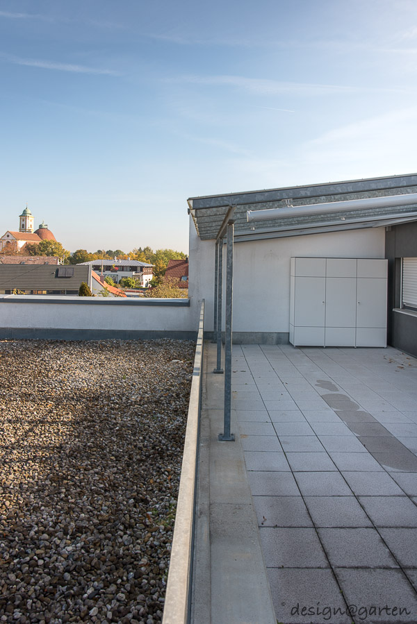 Solution de rangement sur mesure à forte valeur ajoutée : armoire haute et large pour l'extérieur