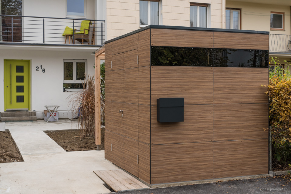Le garage à vélos moderne en French Walnut